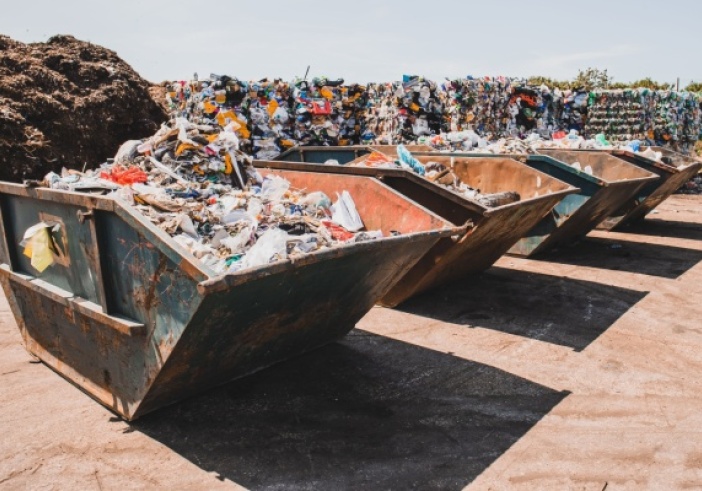 Illustration de l'article : Économie circulaire : fin de priorité pour les déchets recyclés ?