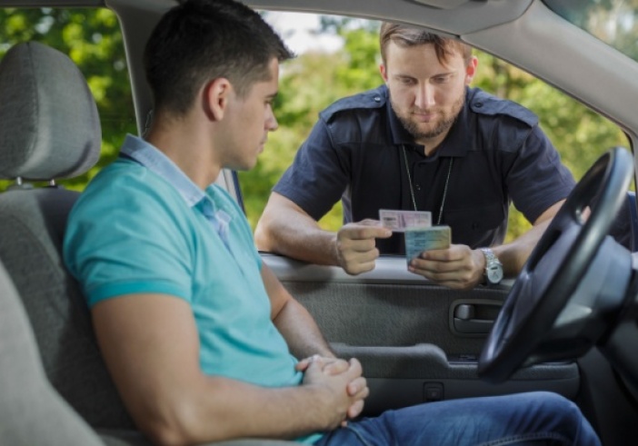Illustration de l'article : Perte du permis de conduire du salarié itinérant : licenciement automatique ?