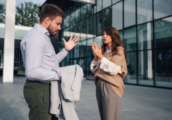 Illustration de l'article : Insulter son employeur : faute grave automatique ?