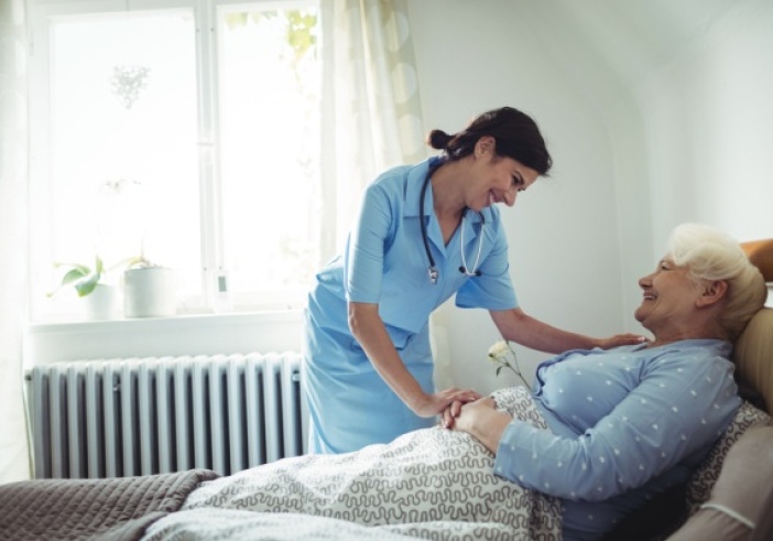 Illustration de l'article : Services de soins infirmiers à domicile (SSIAD) : les montants forfaitaires 2024 disponibles