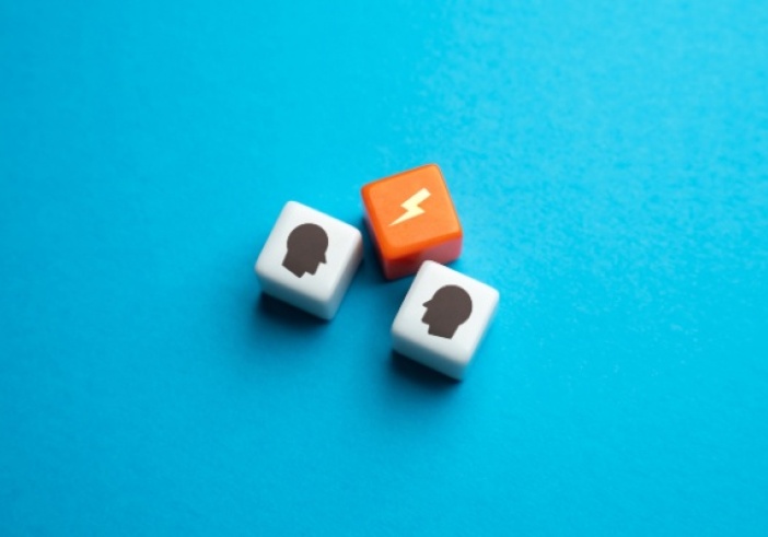 Illustration article : C’est l’histoire d’un employeur et d’un salarié qui envisage d’exercer son droit de retrait… à son retour de congés…