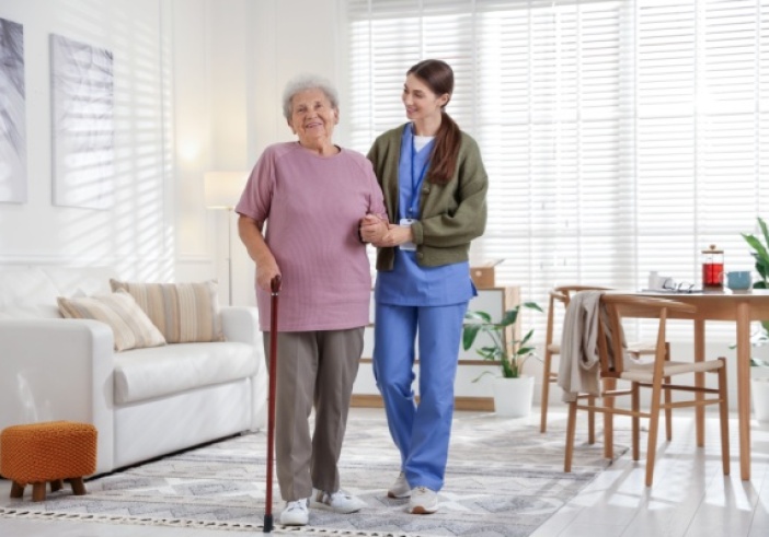 Illustration de l'article : Aide, accompagnement et services autonomie à domicile : quels prix pour 2026 ?