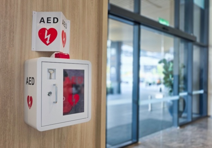 Illustration de l'article : Installation d’un défibrillateur : de plus en plus d’ERP concernés