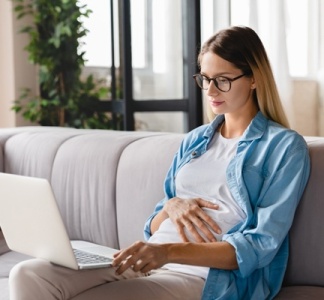 Illustration article : Congé supplémentaire de naissance : une double déclaration désormais incontournable !