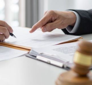 Illustration article : Acte anormal de gestion : quand la générosité se paie au prix fort !